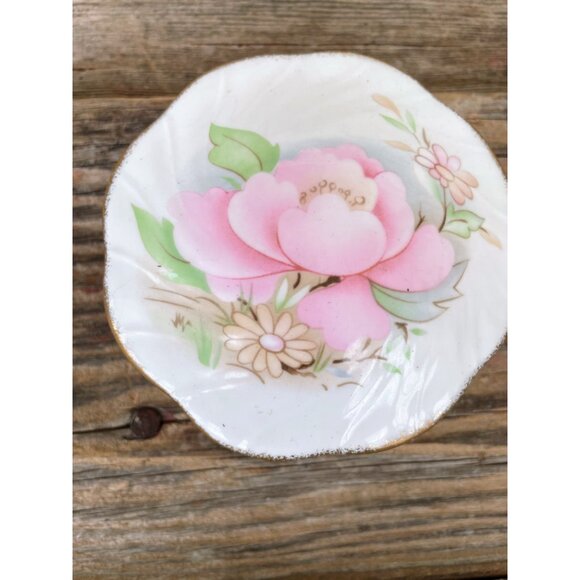 Vintage 1970s Porcelain Shabby pink rose Trinket Box - Picture 5 of 7